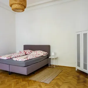  Apartment Living - Sensengasse